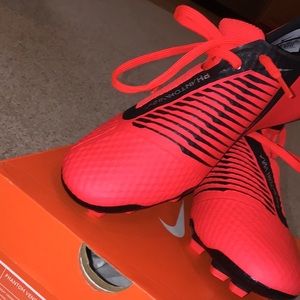 Phantom venom academy FG soccer cleats